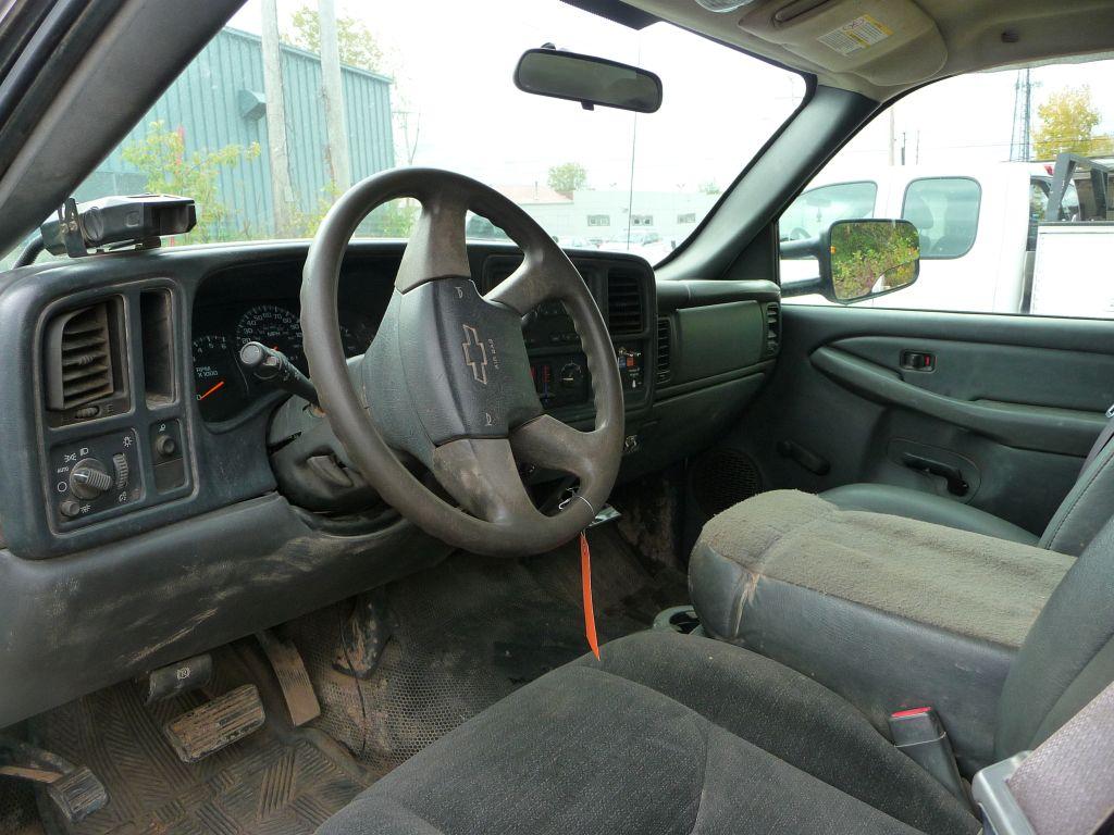 2006 CHEVROLET SILVERADO 3500 SERVICE TRUCK,