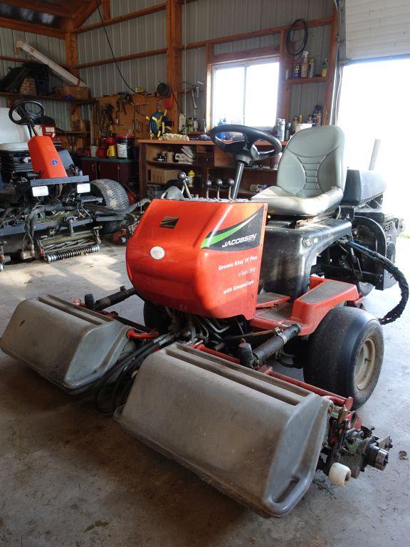 2007 JACOBSEN FAIRWAY RIDE ON GREENS MOWER,