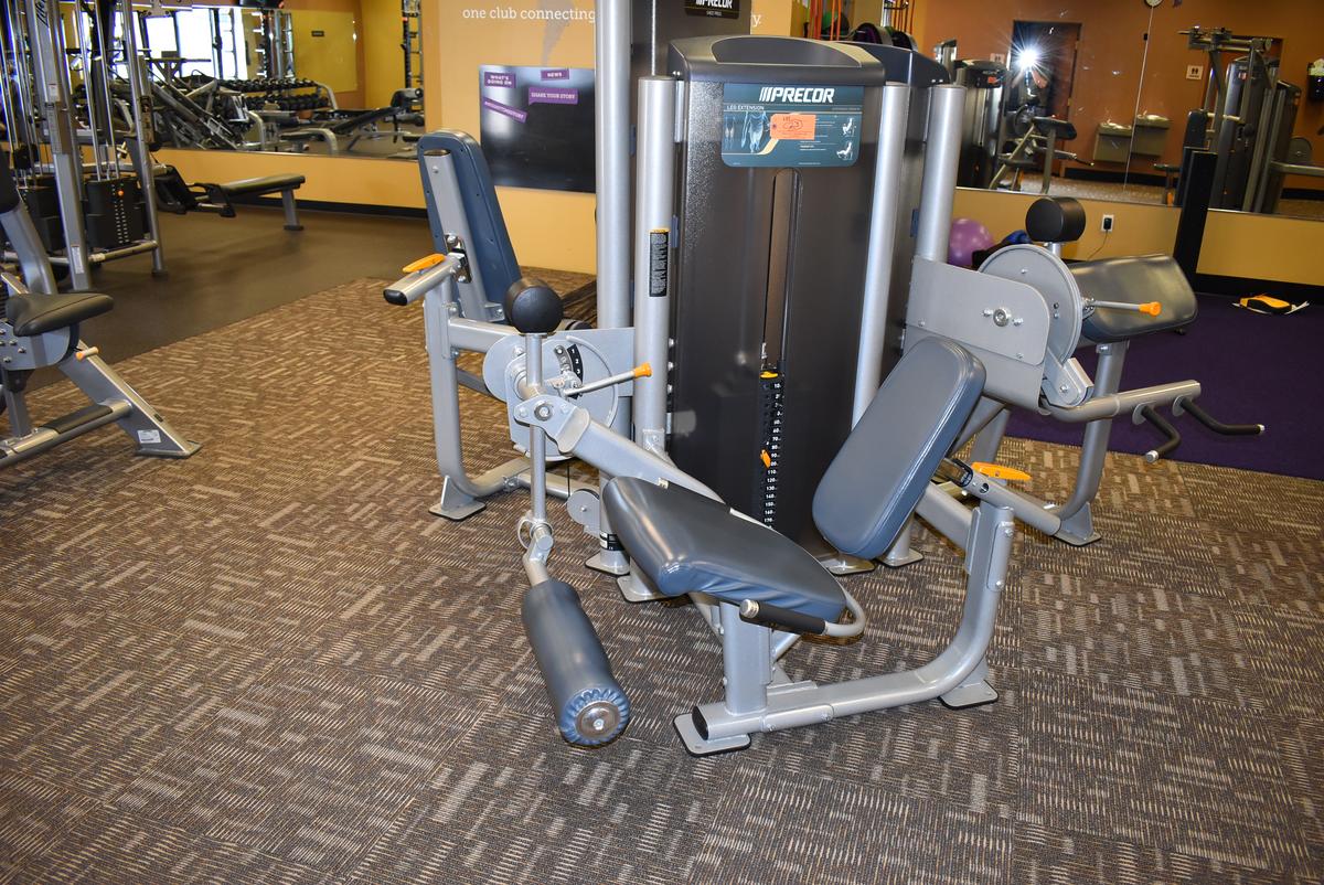 PRECOR LEG EXTENSION MACHINE,