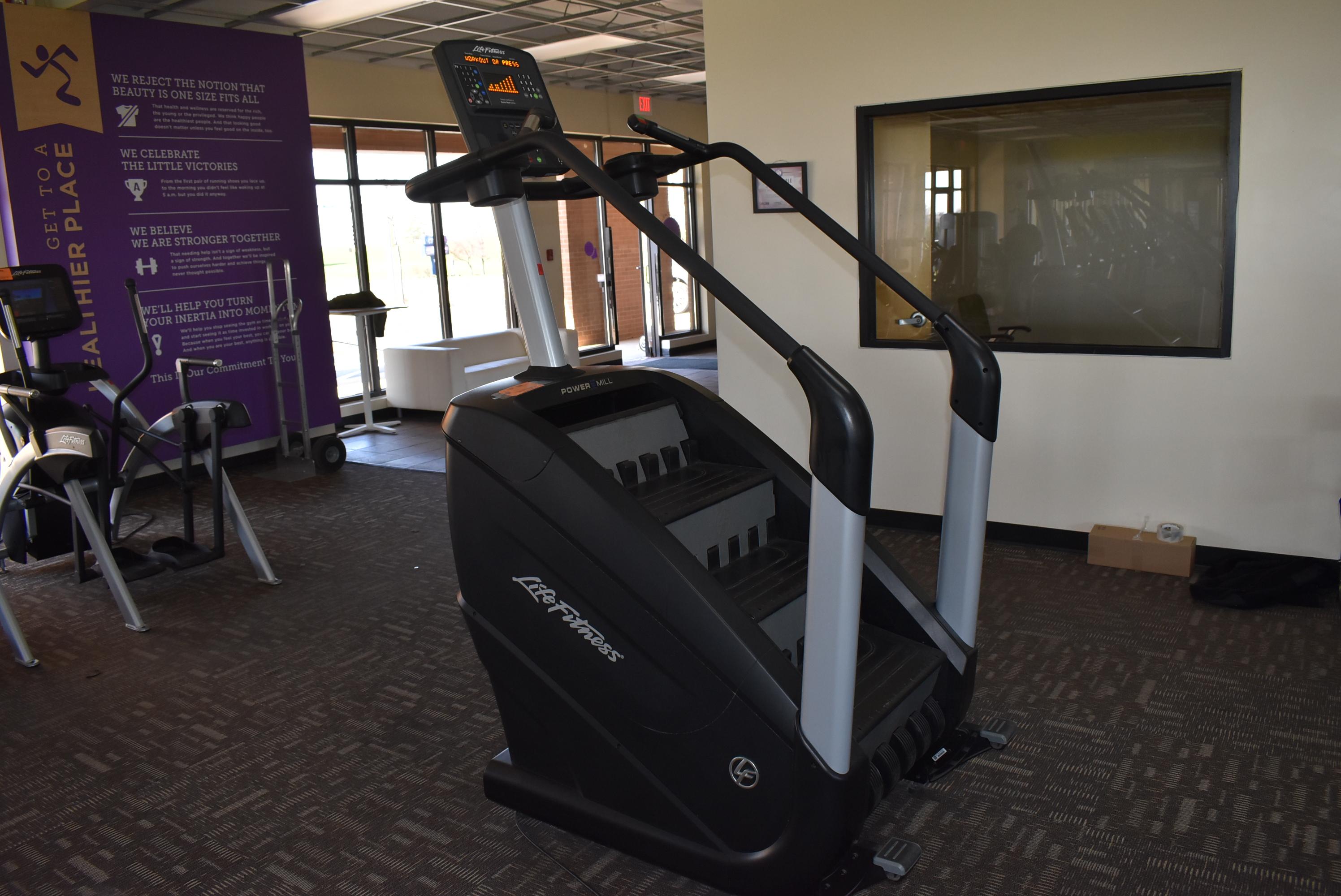 LIFE FITNESS STAIR STEPPER MACHINE, MODEL 95P,