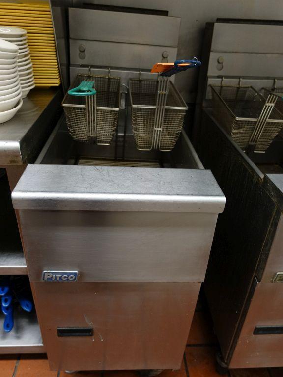 PITCO TWO BASKET DEEP FRYER MODEL SG14, 110,000 BTU,