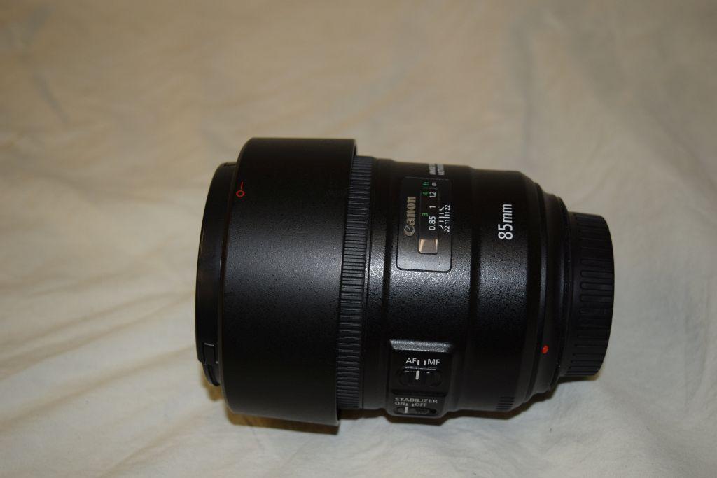 CANON ET-83E 85mm CAMERA LENS