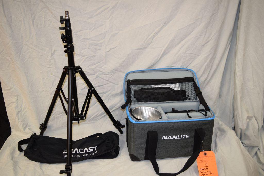 NANLITE FORZA 60B LIGHT KIT PLUS TRIPOD