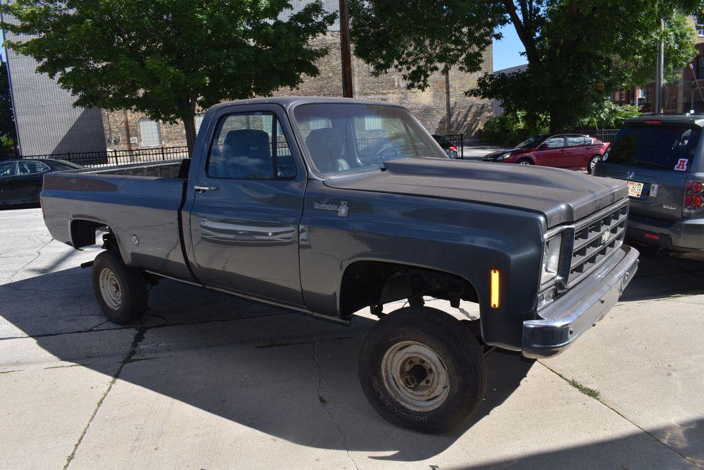 1976 CHEVROLET 4x4 PICKUP TRUCK, MODEL SCOTTSDALE K10,