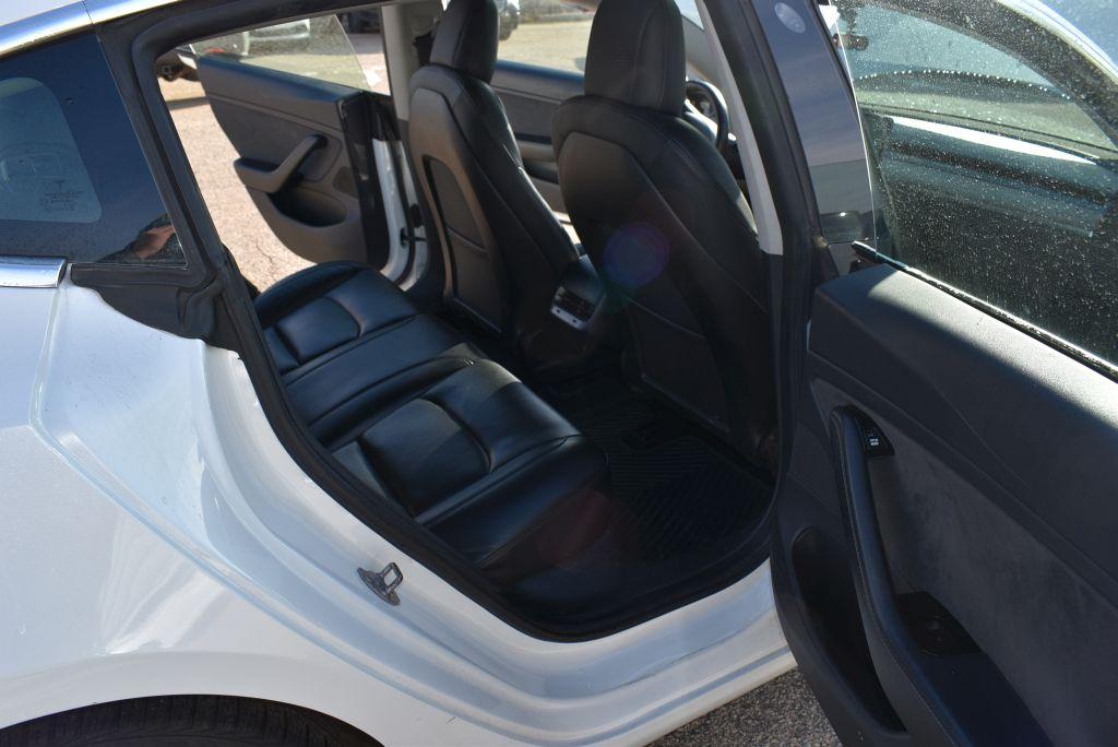 #324 (2019) TESLA MODEL 3 4 DOOR SEDAN,