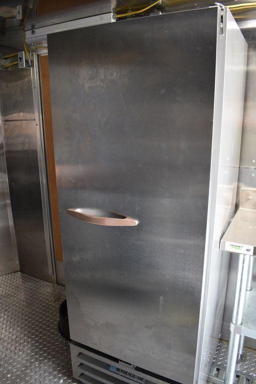 BEVERAGE AIR REACH IN FREEZER, SINGLE DOOR,