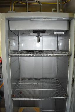 BEVERAGE AIR REACH IN REFRIGERATOR, SINGLE DOOR,