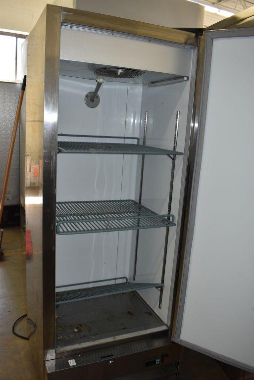 AVANTCO 26" SINGLE DOOR COMPACT FREEZER, MODEL