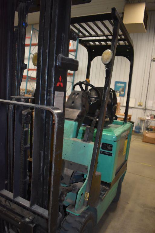 CIRCA 2011 MITSUBISHI RIDE ON FORK TRUCK,