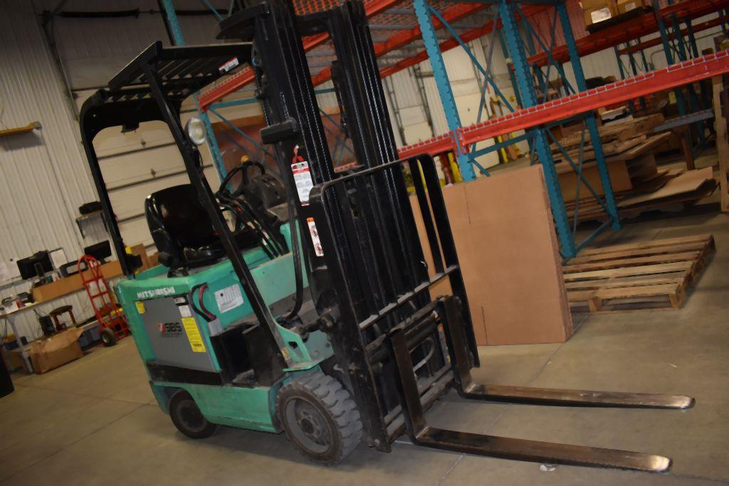 CIRCA 2011 MITSUBISHI RIDE ON FORK TRUCK,