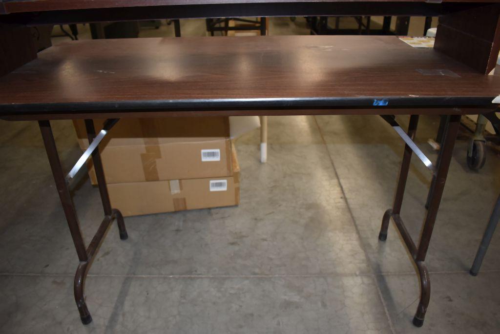 2' x 4' TABLE WITH WOODGRAIN TOP, NO CONTENTS