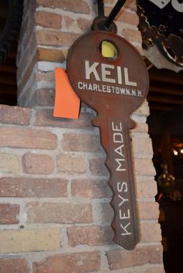 KEIL KEY CAST SIGN