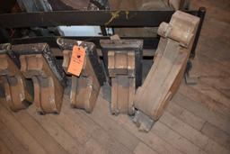 (5) PIECES OF BROWN WOOD CORBELS