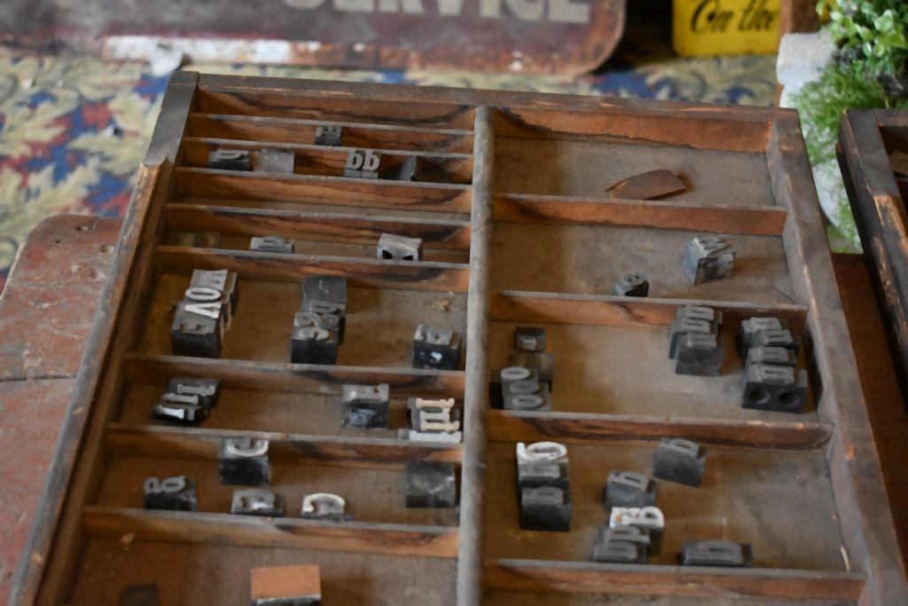 HAMILTON PRINTER'S TYPE LETTERS WITH WOODEN BOXES
