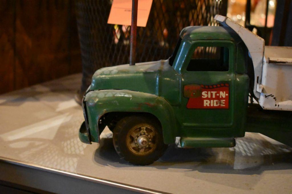 VINTAGE SIT-N-RIDE BUDDY "L" DUMP TRUCK