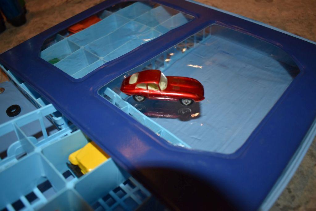 (27) MATCHBOX CARS AND CASE