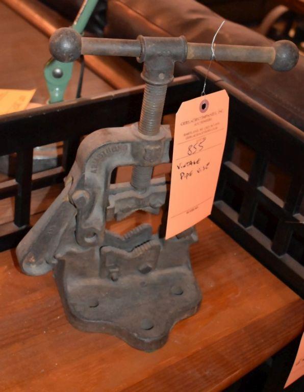 VINTAGE PIPE VISE