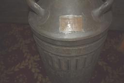 WADHAMS 10 GALLON METAL CONTAINER WITH LID