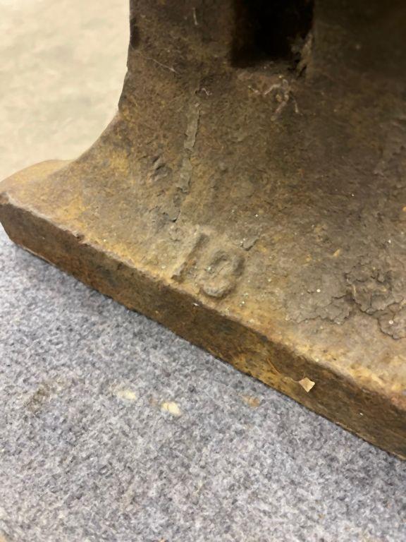 ANTIQUE ANVIL, 125 LBS.