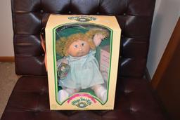 (1985) CABBAGE PATCH KIDS "DESIREE DELORES",