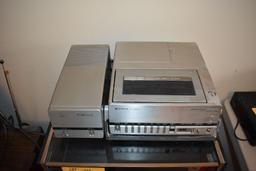 HITACHI CHARGER A-V70A & HITACH VHS RECORDER VT-7500A