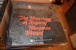 BOX W/12 VINYL RECORDS: MOZART