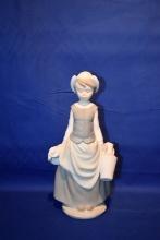 VINTAGE LLADRO PORCELAIN FIGURINE MILK MAID, RETIRED