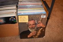 40+ VINYL RECORDS: DANCE BANDS, PERCY FAITH, ETC.