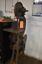 VINTAGE VERTICAL BAND SAW