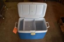 RUBBERMAID COOLER