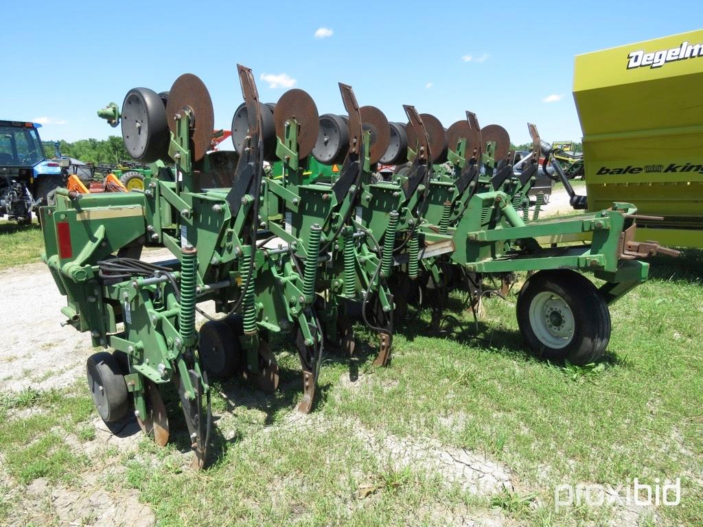 Wetherell 2700 Hydraulic folding applicator