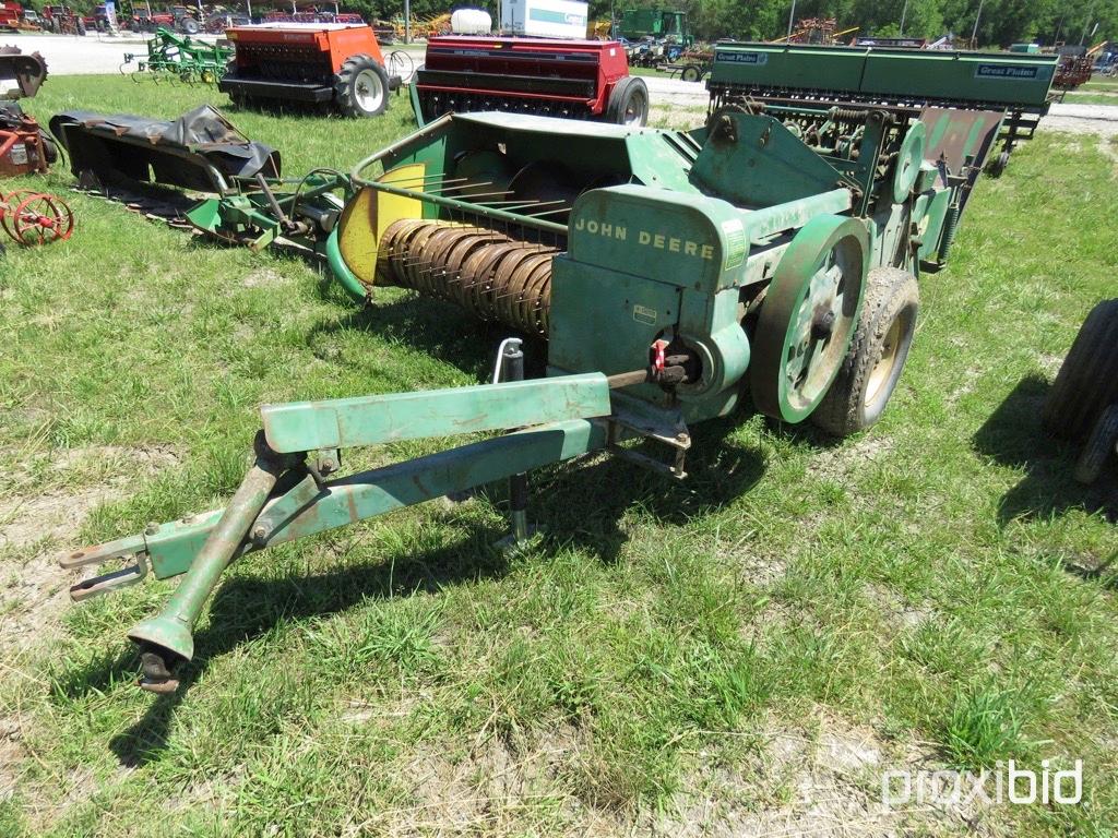 John Deere 24ST square baler