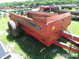 Case IH 1550 manure spreader