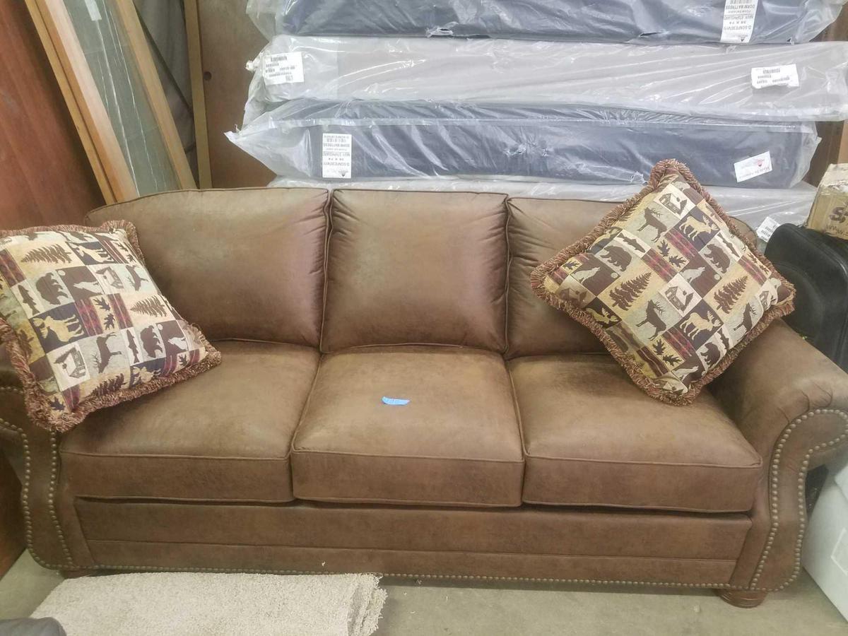 Brown microfibercouch & pullout bed