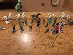 Plastic wartime figurines