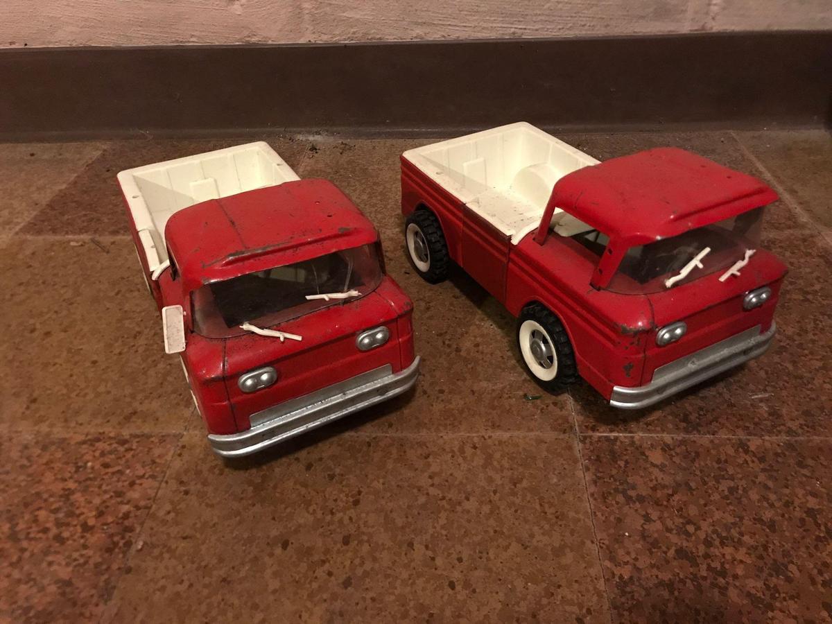 Toy firetrucks no name found