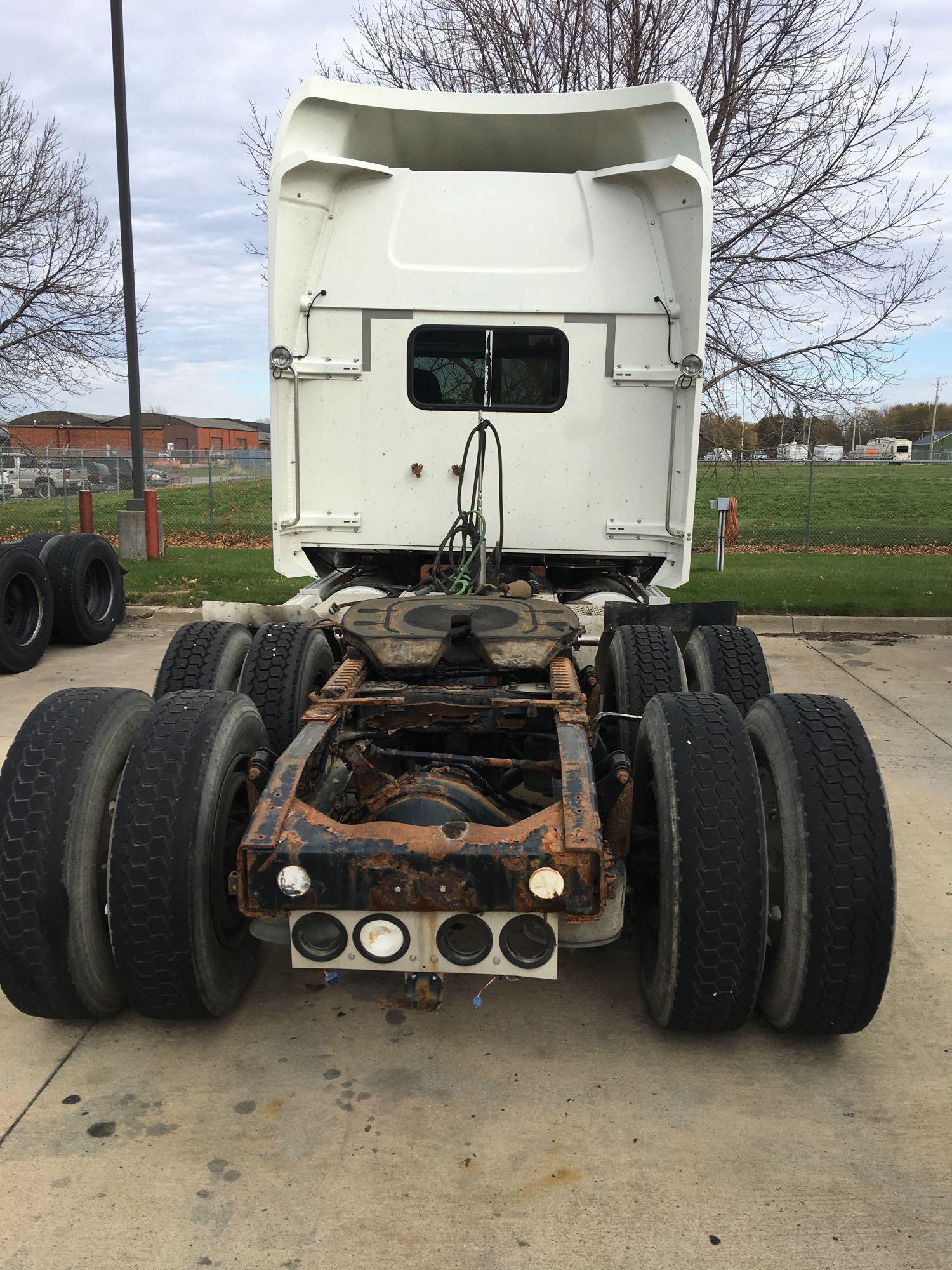 2009 Western Star Semi Tractor with Sleeper