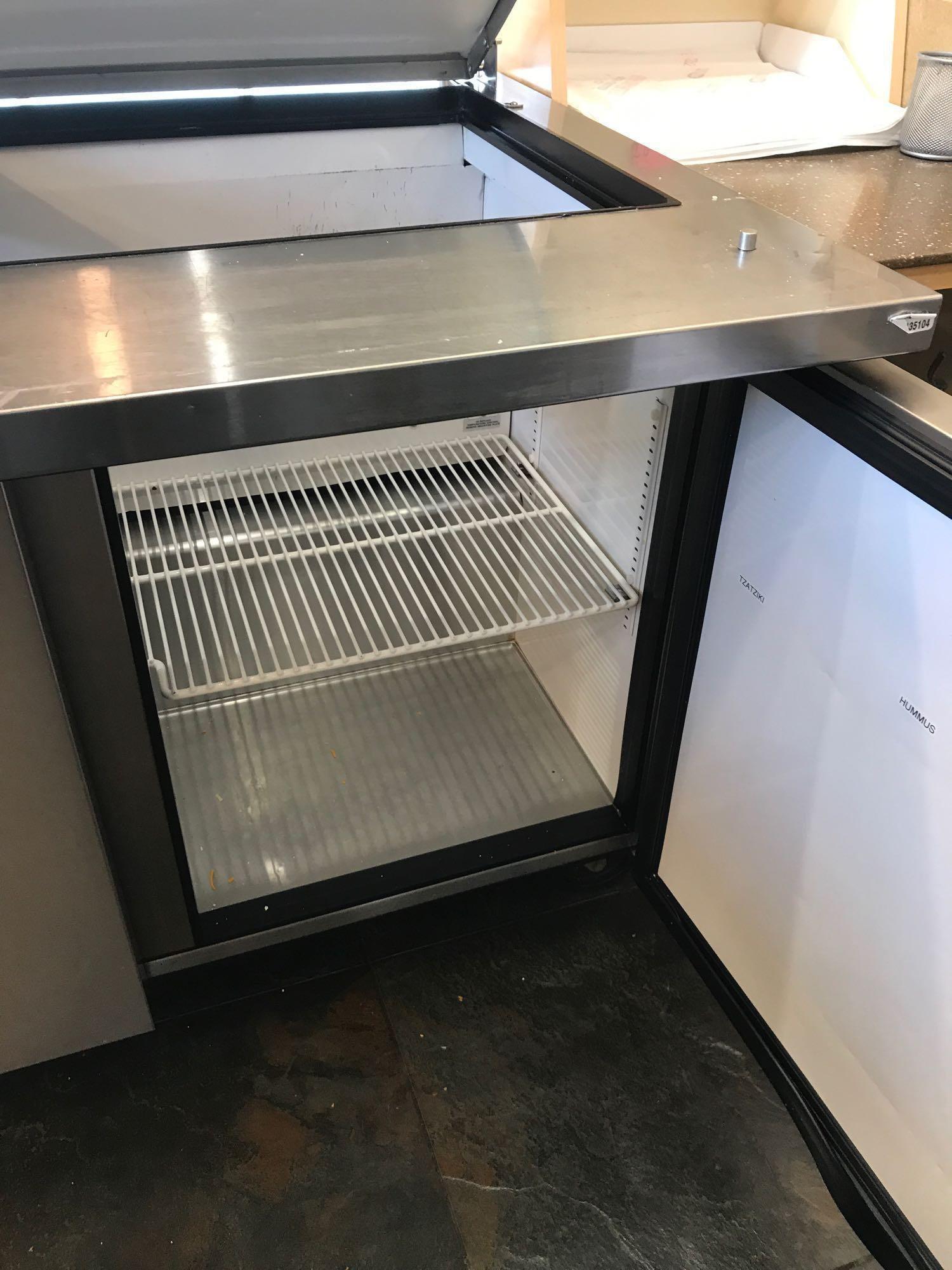 True refrigeration prep table and food storage