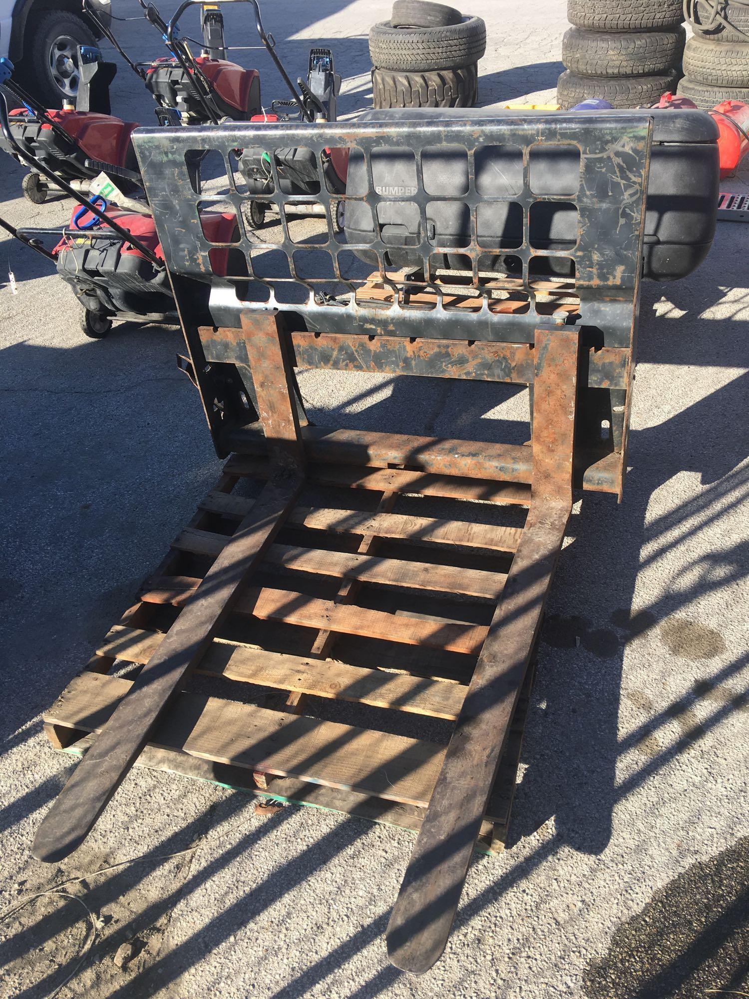 Bobcat Quick Tach Pallet Forks.