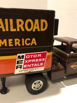 Van Metal Illinois Central RailRoad Truck and Trailer