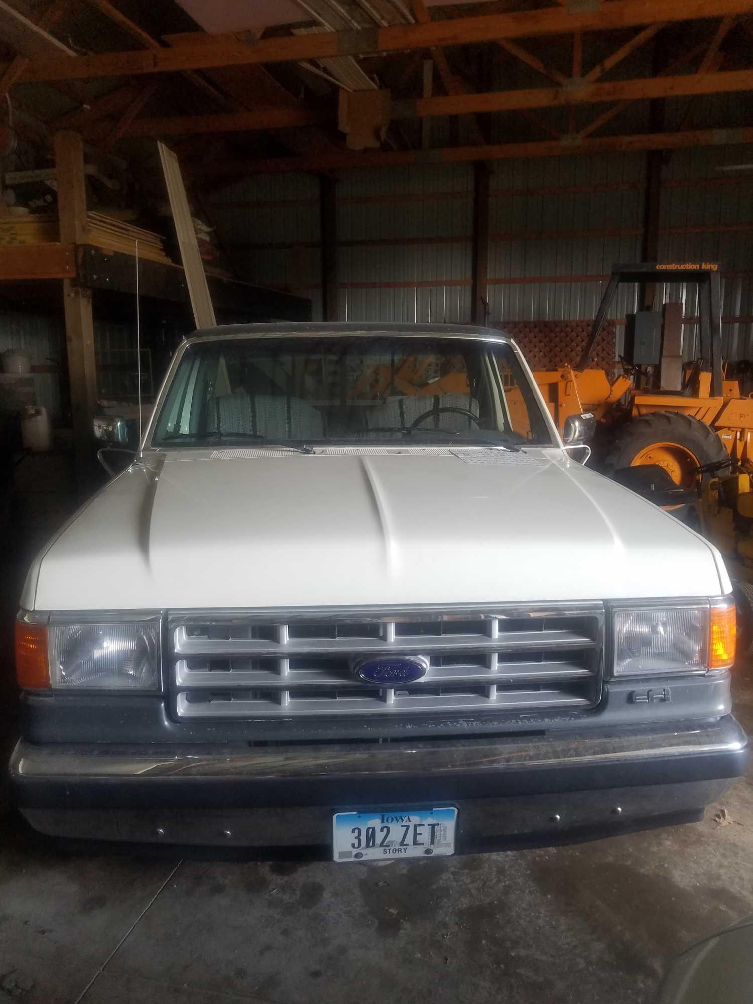 Ford F150 1988 XLT Lariat Manua Transmission truck