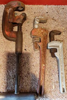 Pipe wrenchs and pipe cutter