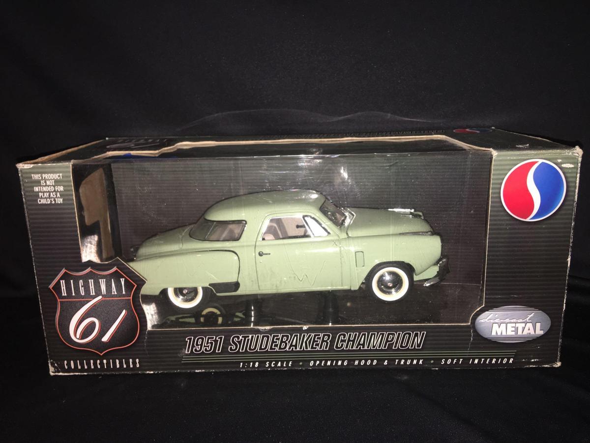 1/18th Hwy 61 1951 Stuebaker Car Champion NIM