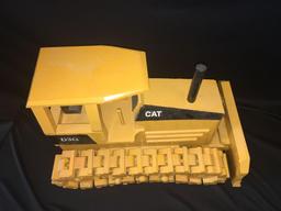 Approx 1/16th Handmade Large Scale Cat D3G Bull Dozer