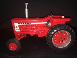 1/16th Ertl 1996 Farmall 706 Diesel Tractor FFA