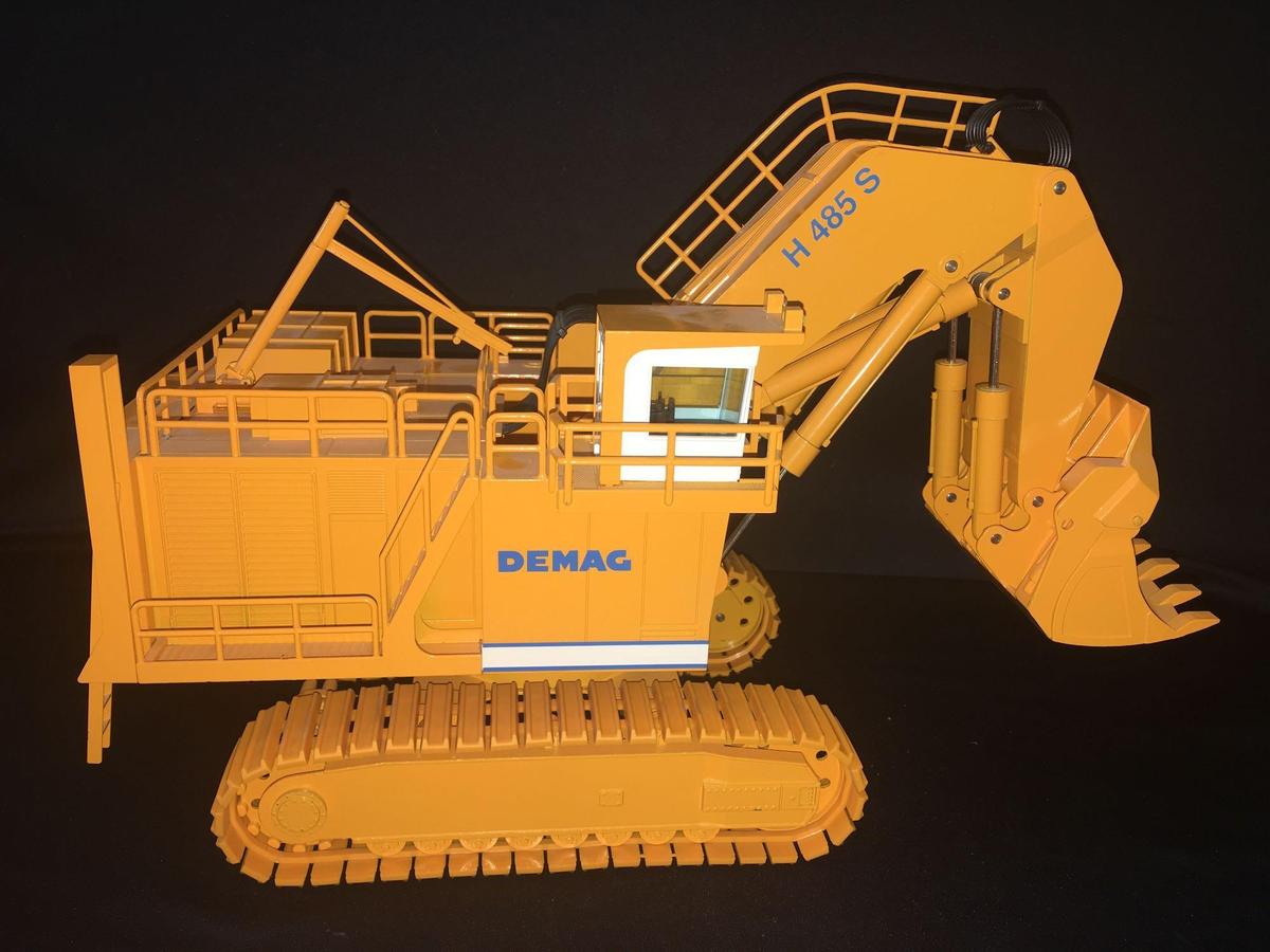 1/16th Approx NZG DEMAG No 357 Backhoe-Made In Germany very Heavy