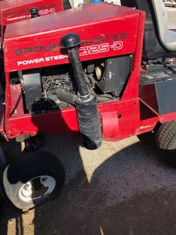 Toro Groundmaster 325-Diesel with Powersteering 72 inch Deck.