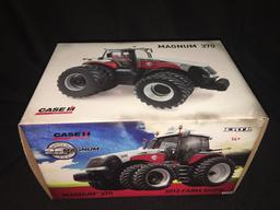 1/32nd Ertl Case Magnum 370 Tractor 2012 Farm Show NIB