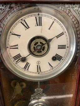 Mantle clock with key, did not test it.