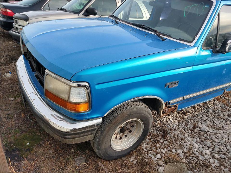 D70 1994 Ford F-150 1FTEX15Y7RKA64169 Illegal Park